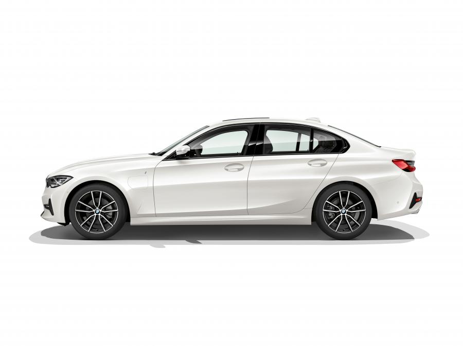  BMW 330e (G20) 2018 года  (WW) (фото 40 из 44)